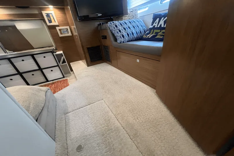 Slide: The Image of Cruisers Yachts 45 CANTIUS 2015 - 33