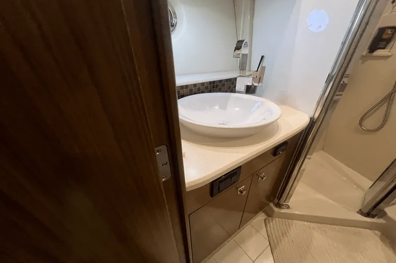 Slide: The Image of Cruisers Yachts 45 CANTIUS 2015 - 40