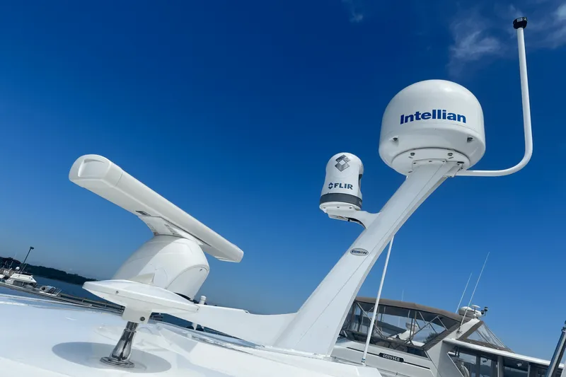 Slide: The Image of Cruisers Yachts 45 CANTIUS 2015 - 9