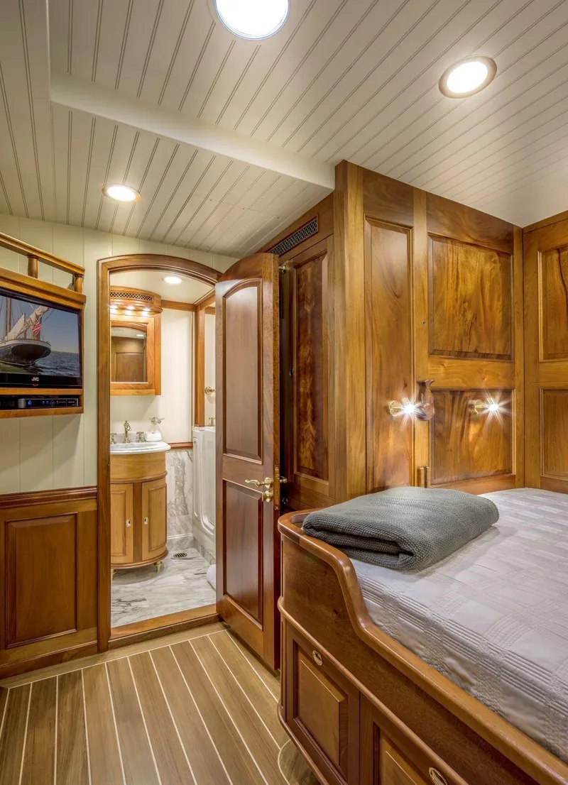 Slide: The Image of MASTER STATEROOM - 7