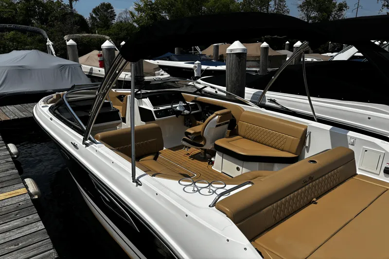 Slide: The Image of Sea Ray 230 SLX 2020 - 10
