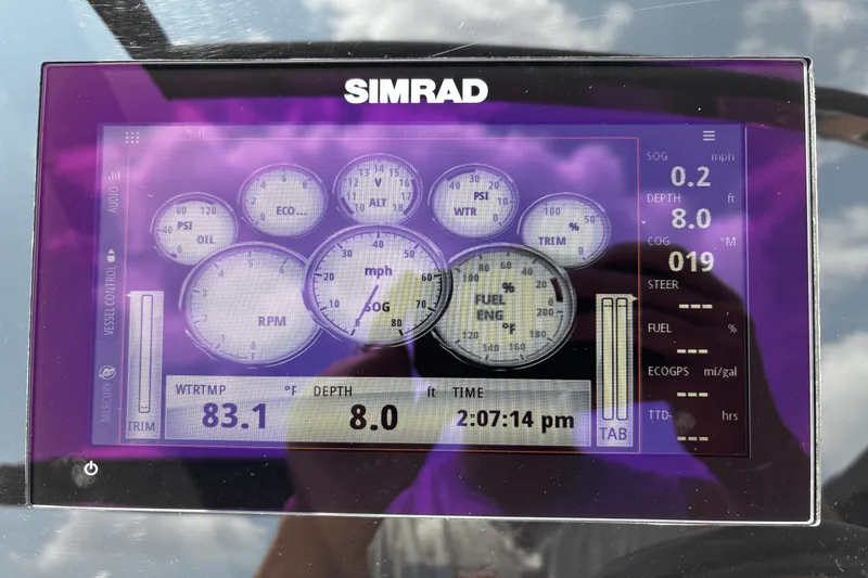 Slide: The Image of Sea Ray 230 SLX 2020 - 12