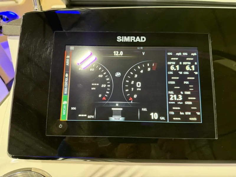 Slide: The Image of Sea Ray 230 SLX 2020 - 40