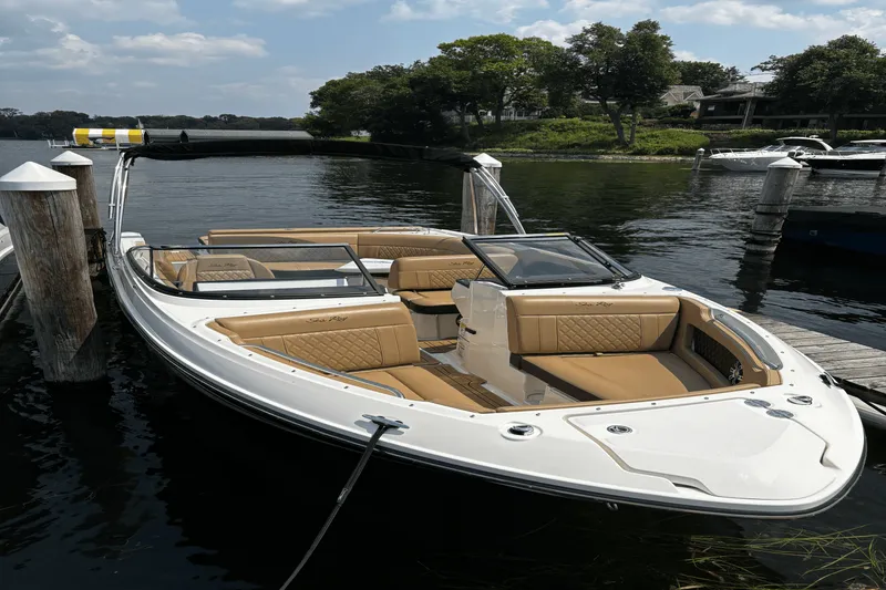 Slide: The Image of Sea Ray 230 SLX 2020 - 5
