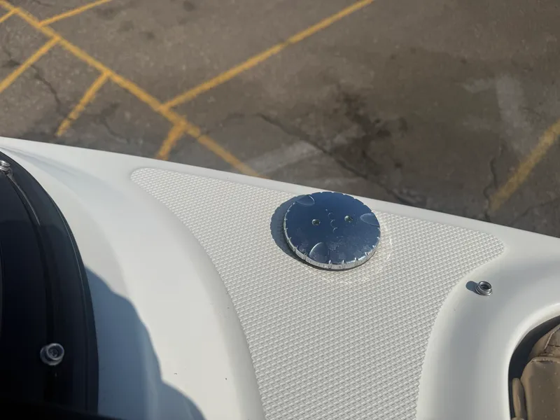 Slide: The Image of Sea Ray 230 SLX 2020 - 58