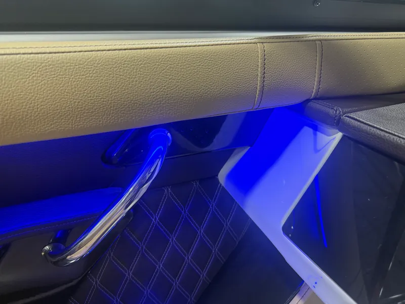 Slide: The Image of Sea Ray 230 SLX 2020 - 64