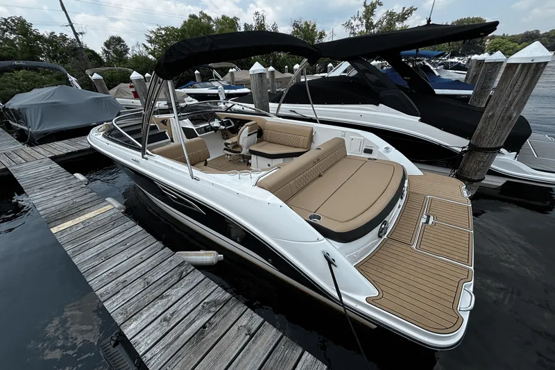 Slide: The Image of Sea Ray 230 SLX 2020 - 73