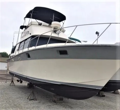The Image of 1986 Silverton 40 Double Cabin yacht on dry dock. - 0