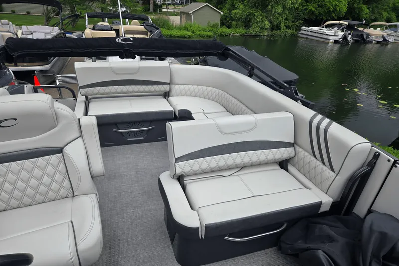 Slide: The Image of Crest SAVANNAH 250 2018 - 18