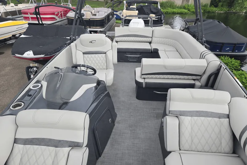 Slide: The Image of Crest SAVANNAH 250 2018 - 5