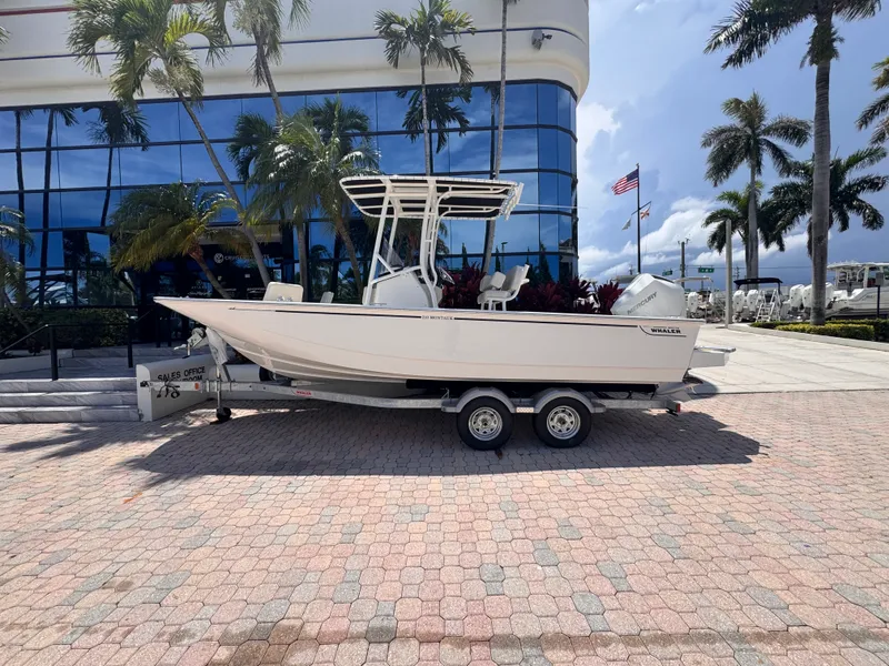 Slide: The Image of Boston Whaler 210 Montauk 2026 - 2