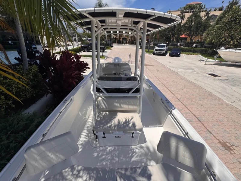 Slide: The Image of Boston Whaler 210 Montauk 2026 - 29
