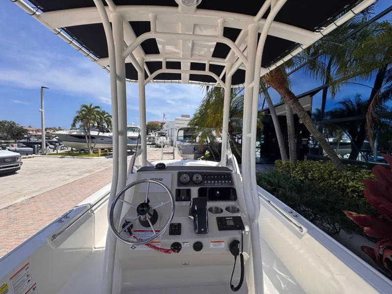 Slide: The Image of Boston Whaler 210 Montauk 2026 - 21
