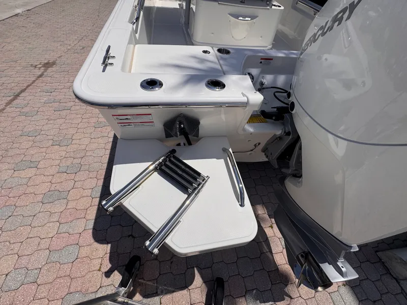Slide: The Image of Boston Whaler 210 Montauk 2026 - 13