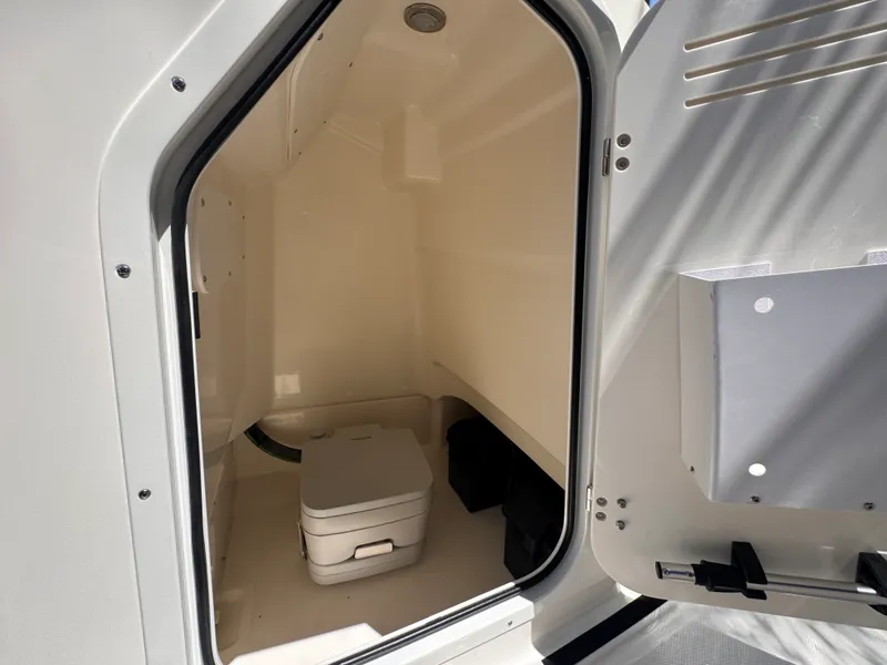 Slide: The Image of Boston Whaler 210 Montauk 2026 - 26