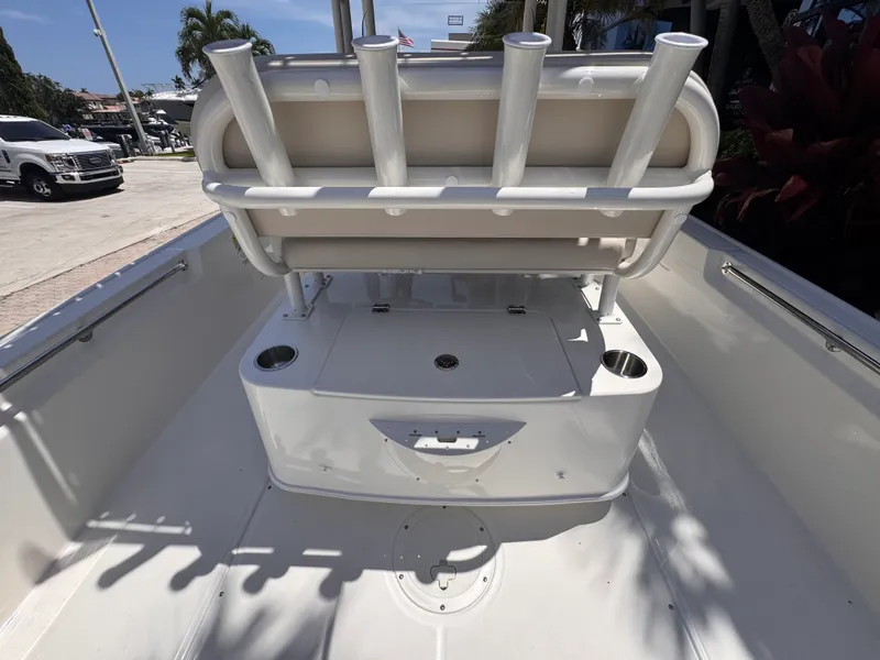 Slide: The Image of Boston Whaler 210 Montauk 2026 - 16