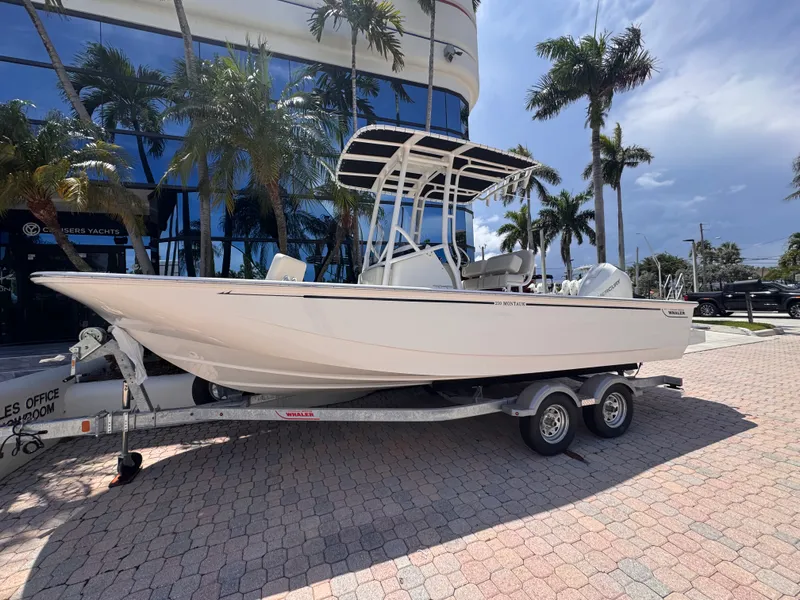 Slide: The Image of Boston Whaler 210 Montauk 2026 - 3