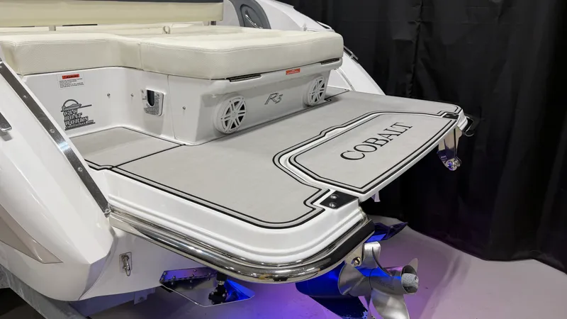 Slide: The Image of Cobalt R5 2020 - 10