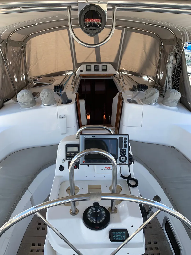 Slide: The Image of Hunter 460 2000 - 13