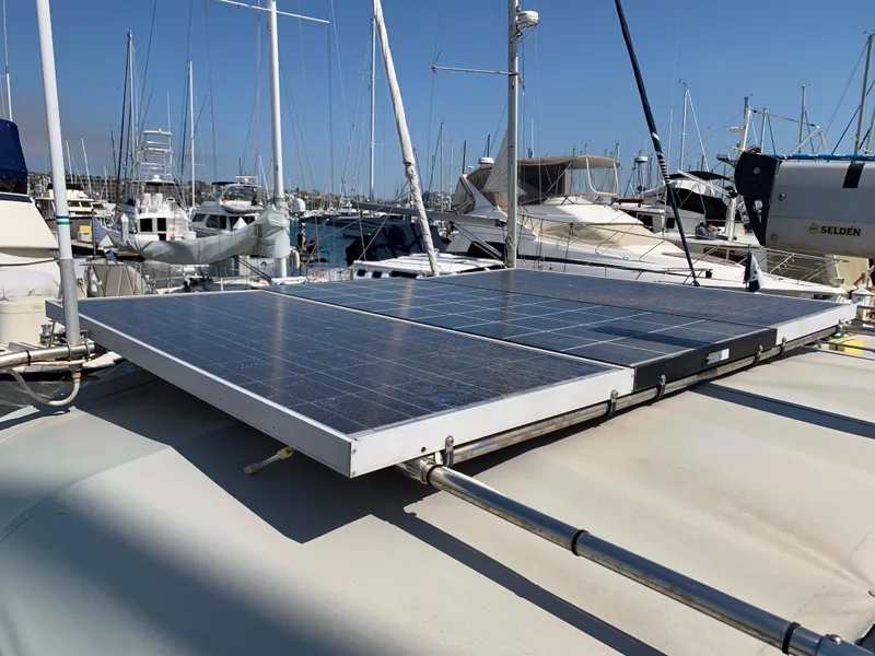 Slide: The Image of Hunter 460 2000 - 24