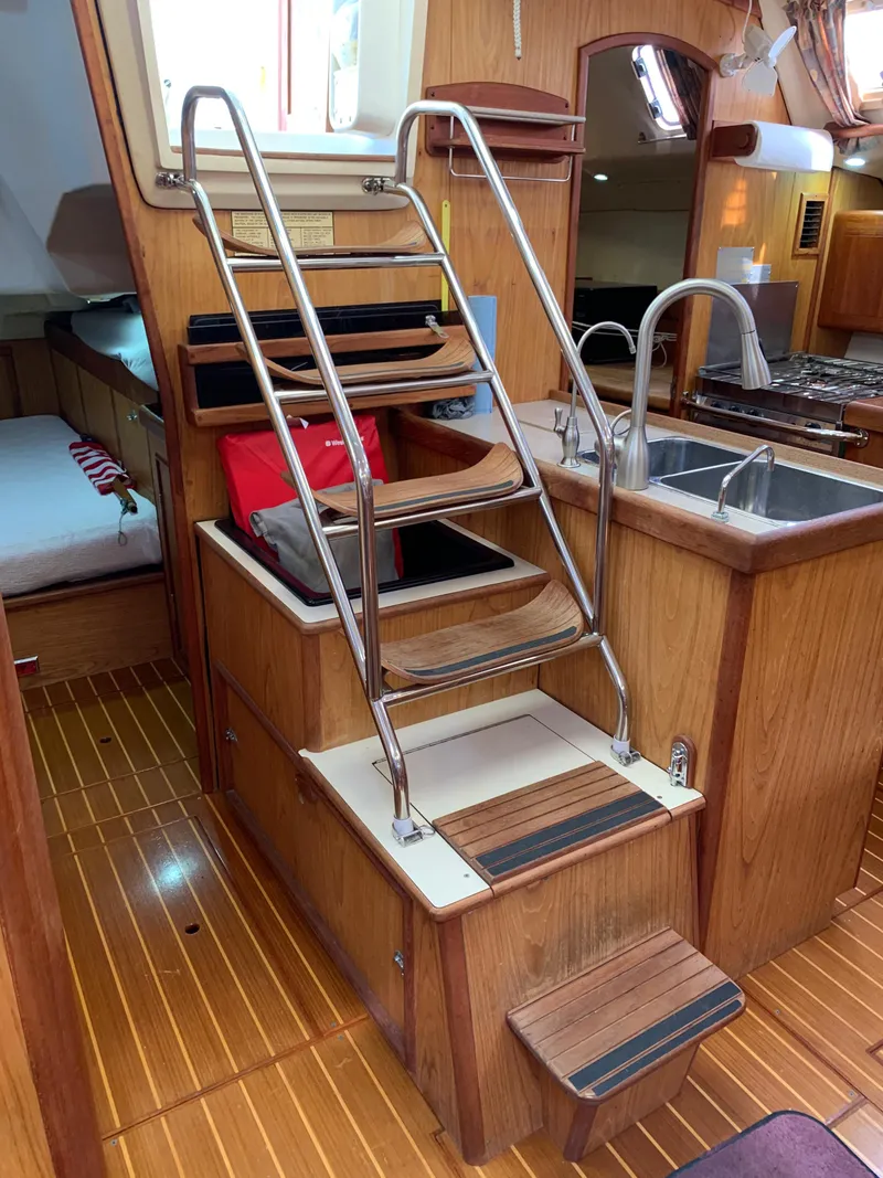 Slide: The Image of Hunter 460 2000 - 32