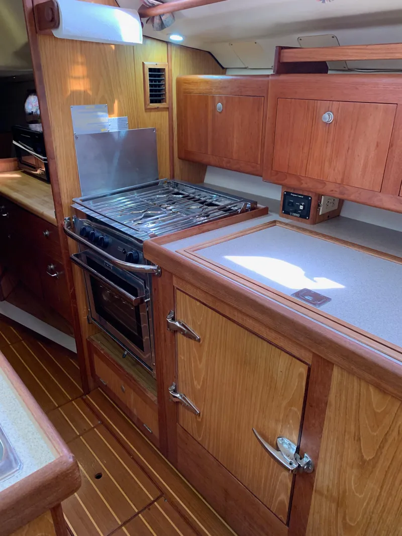 Slide: The Image of Hunter 460 2000 - 34