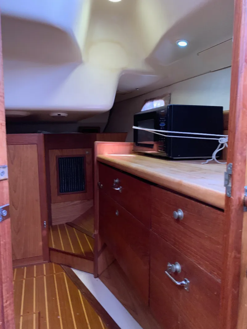 Slide: The Image of Hunter 460 2000 - 36