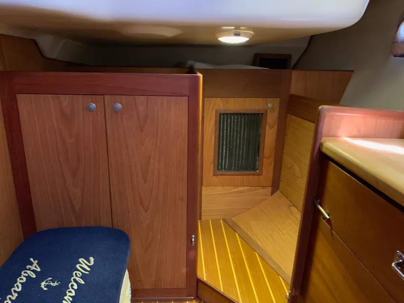 Slide: The Image of Hunter 460 2000 - 37