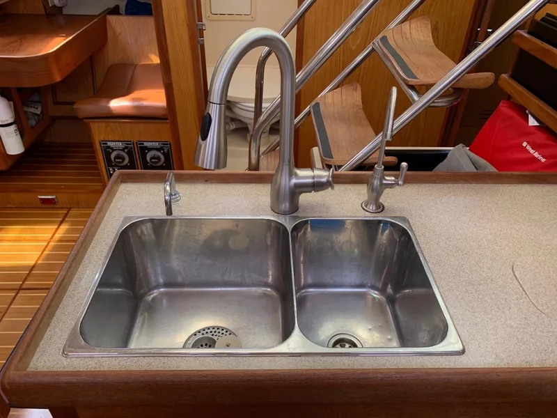 Slide: The Image of Hunter 460 2000 - 44