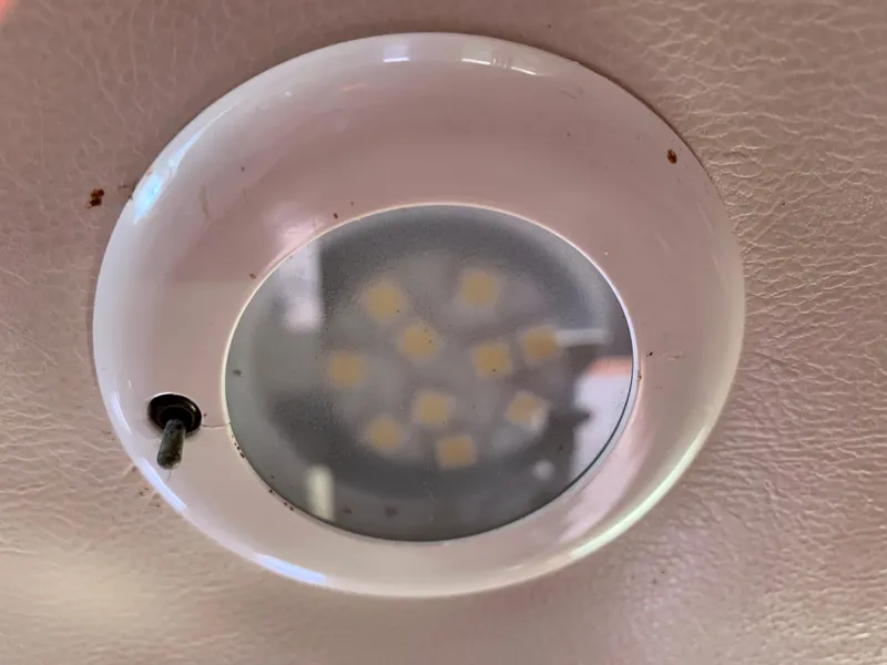 Slide: The Image of Hunter 460 2000 - 68