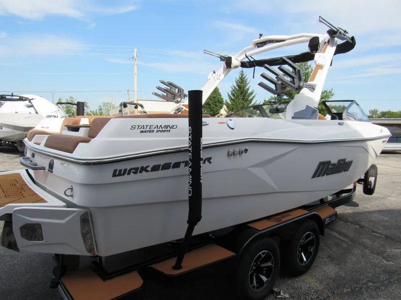 The Image of Malibu 23 LSV 2027 - 0