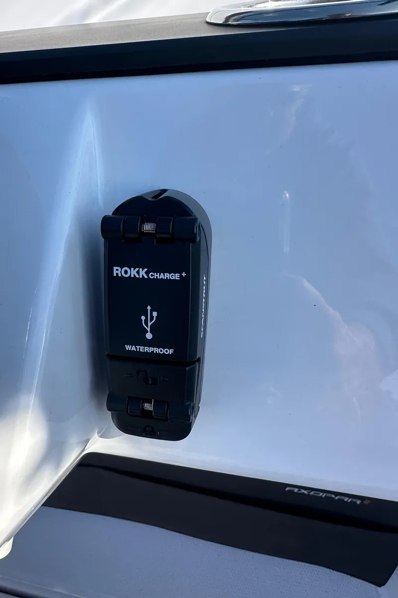 Slide: The Image of Axopar 22 Spyder 2021 - 13