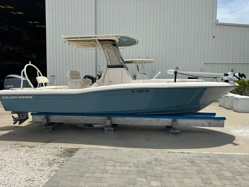 Slide: The Image of Grady-White 251 COASTAL EXPLORER 2021 - 1