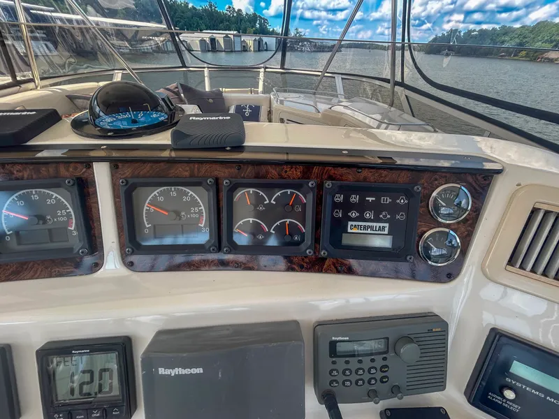 Slide: The Image of Sea Ray 560 Sedan Bridge 1998 - 29