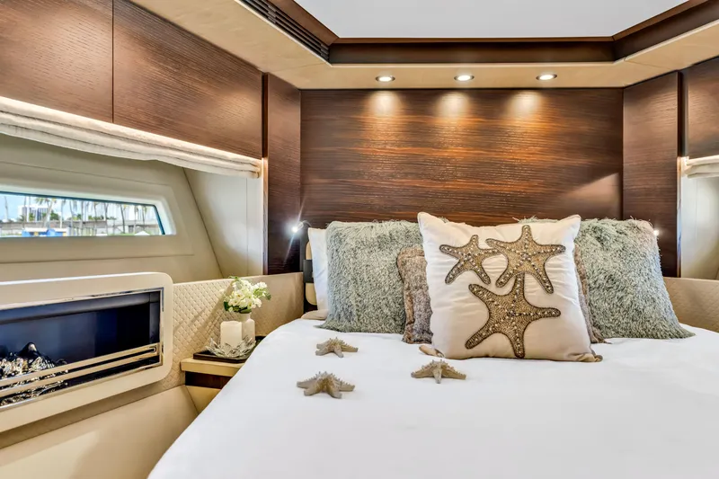 Slide: The Image of Azimut Fly 72 2016 - 41