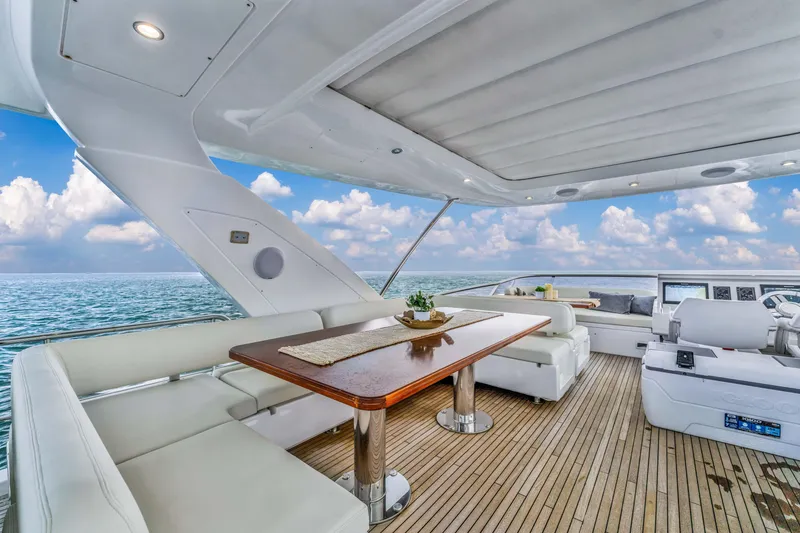 Slide: The Image of Azimut Fly 72 2016 - 7