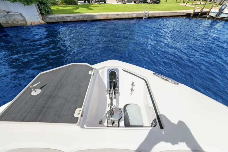 Slide: The Image of Sea Fox 328 Commander 2024 - 47