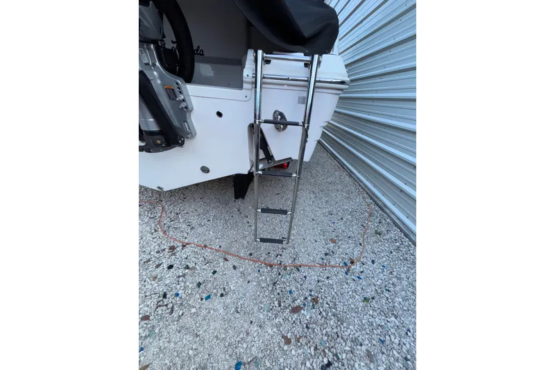Slide: The Image of Sea Fox 328 Commander 2024 - 61