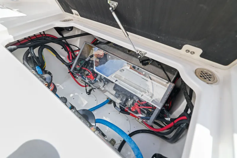 Slide: The Image of Sea Fox 328 Commander 2024 - 49