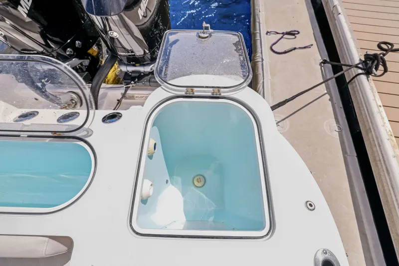 Slide: The Image of Sea Fox 328 Commander 2024 - 52