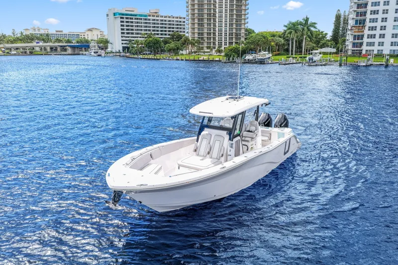 Slide: The Image of Sea Fox 328 Commander 2024 - 9