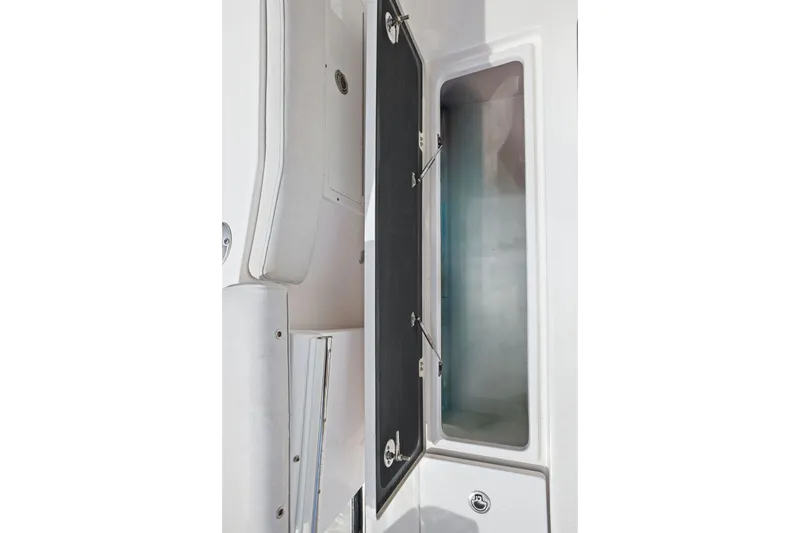 Slide: The Image of Sea Fox 328 Commander 2024 - 41