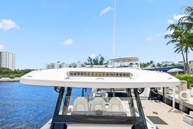 Slide: The Image of Sea Fox 328 Commander 2024 - 55