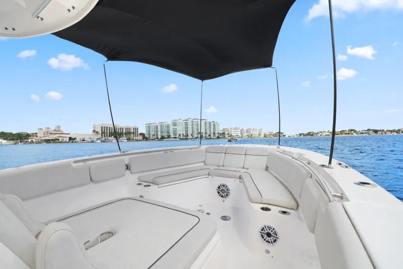 Slide: The Image of Sea Fox 328 Commander 2024 - 18