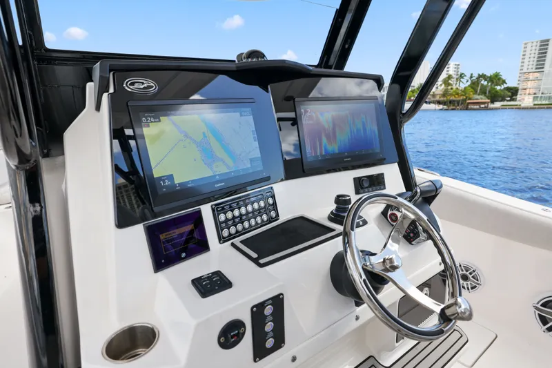 Slide: The Image of Sea Fox 328 Commander 2024 - 21