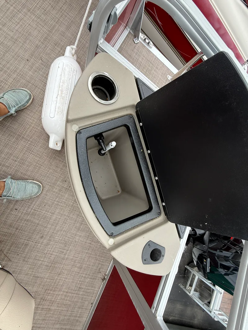 Slide: The Image of Tracker BB18 2024 - 19