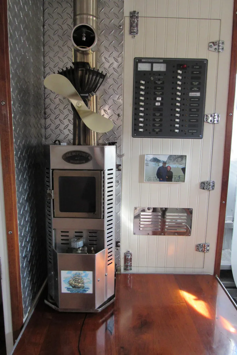 Slide: The Image of Custom Pilothouse Cutter 2009 - 88