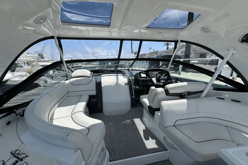 Slide: The Image of Cruisers 35 EXPRESS 2017 - 14