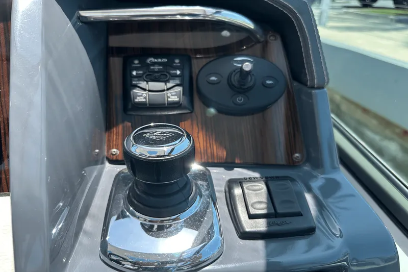 Slide: The Image of Cruisers 35 EXPRESS 2017 - 18