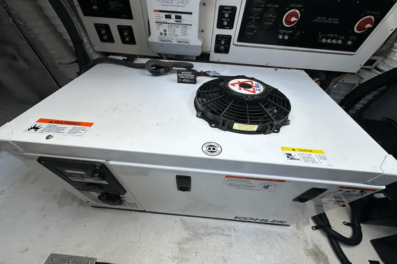 Slide: The Image of Cruisers 35 EXPRESS 2017 - 37